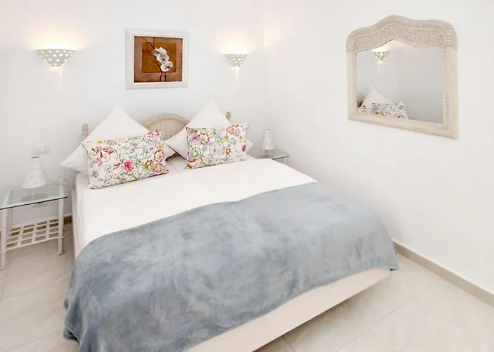 Paloma Mit Terrasse Und Gemeinschaftspool By Interhome Апартаменты